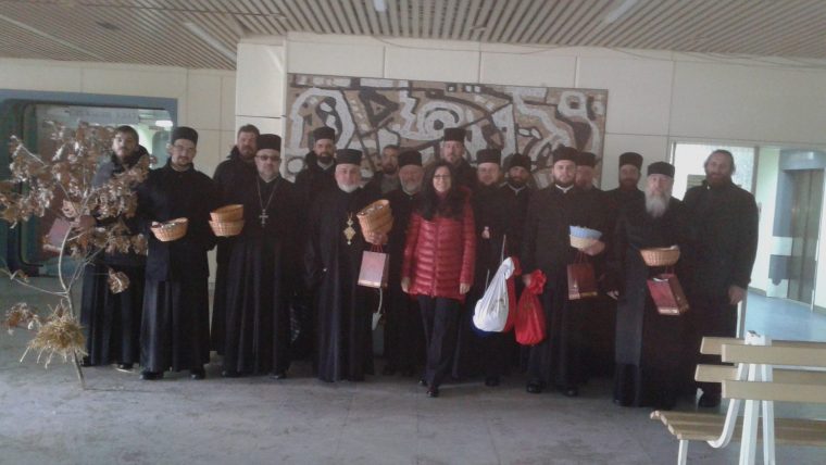 БОЖИЋНА ПОСЕТА СВЕШТЕНСТВА ЕПАРХИЈЕ ЖИЧКЕ