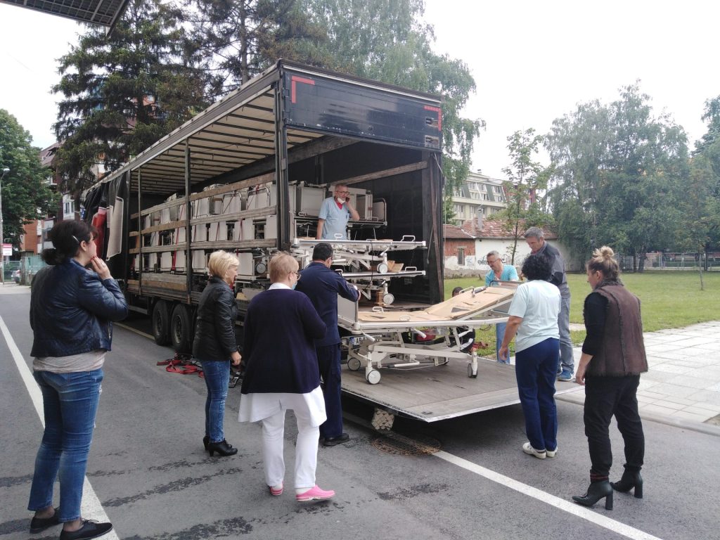 КРЕВЕТИ И ТОАЛЕТНИ СТОЧИЋИ – ДОНАЦИЈА ИЗ НЕМАЧКЕ