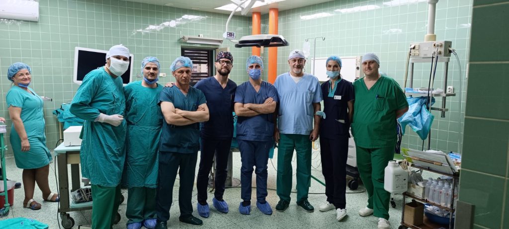 НАСТАВАК ЕДУКАЦИЈЕ И ПРИМЕНА САВРЕМЕНИХ ХИРУРШКИХ ПРОЦЕДУРА