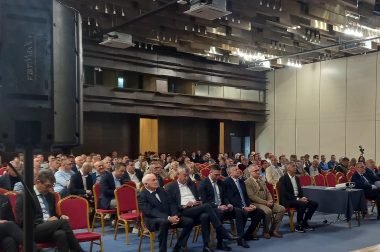 КРАЉЕВАЧКИ ХИРУРЗИ ДОМАЋИНИ ХИРУРШКЕ СЕКЦИЈЕ СРПСКОГ ЛЕКАРСКОГ ДРУШТВА